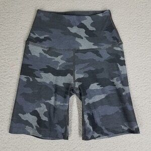 Beyond Yoga Biker Shorts Women's XS Camo Gray Pull On Gym Workout Lounge Stretch